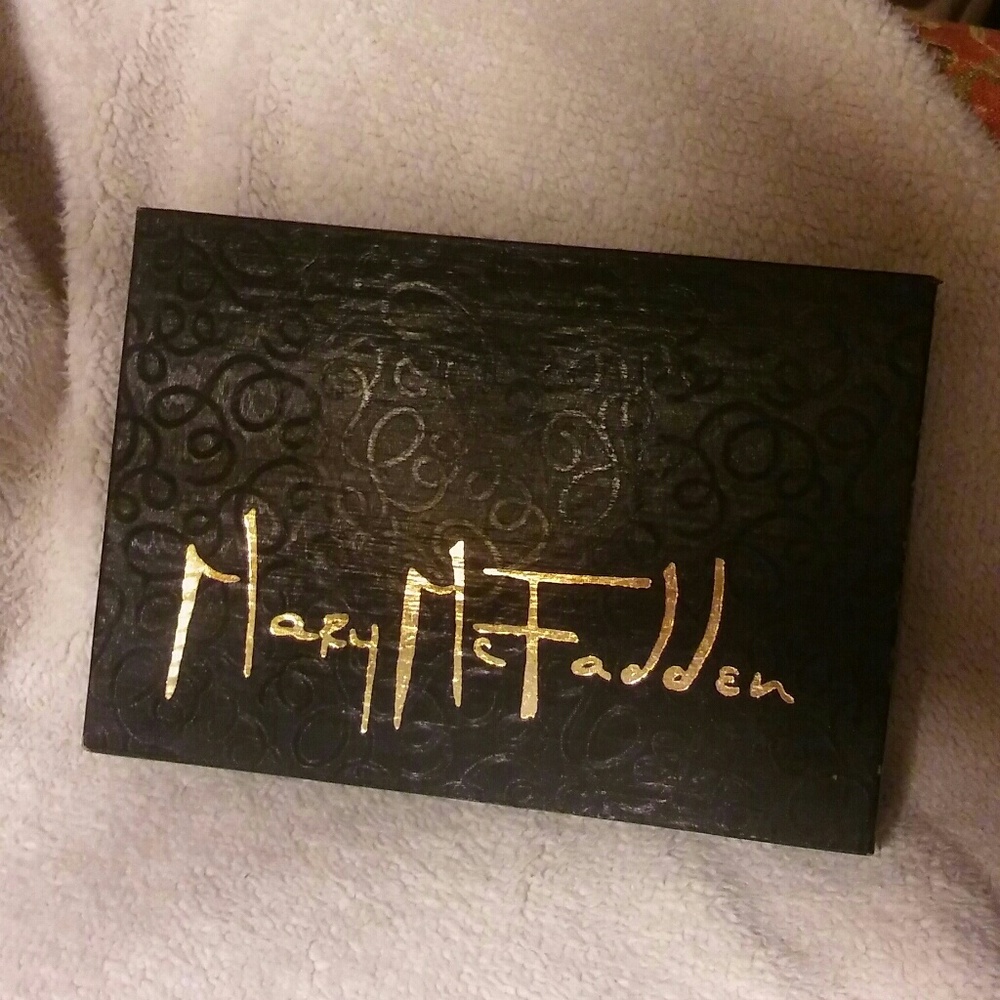 NEW Mary McFadden Pearl Color Evening Purse